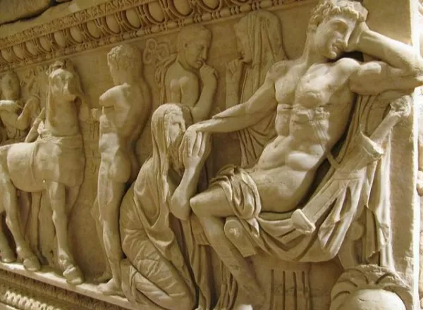 ناووس أسطورة آخيل - صور